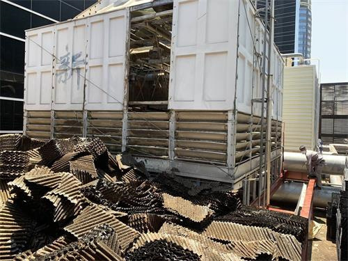 風筒的漂流水對開式冷卻塔的影響