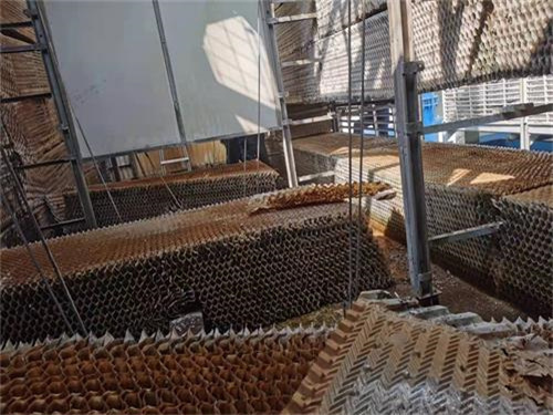 冷卻塔填料的應該如何選擇(冷卻塔填料怎么挑選)